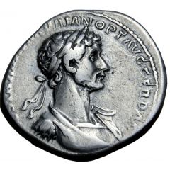 Denarius - Hadrian PARTHIC DIVI TRAIAN AVG F P M TR P COS P P CONCORD, Concordia