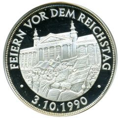 Feiern vor dem Reichstag
