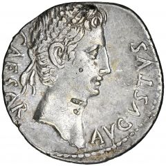 Denarius - Augustus S· P·Q·R· CL·V, Victory