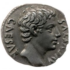 Denarius - Augustus S P Q R CL V, Victory
