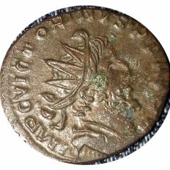 Antoninianus - Victorinus INVICTVS, no star