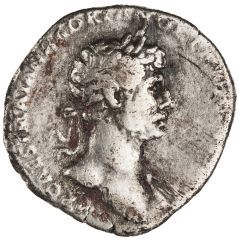 Denarius - Hadrian PARTHIC DIVI TRAIAN AVG F P M TR P COS P P IVSTITIA, Justitia