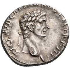 Denarius - Claudius PACI AVGVSTAE, Pax and Nemesis
