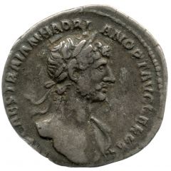 Denarius - Hadrian PARTHIC DIVI TRAIAN AVG F P M TR P COS P P PIETAS, Pietas
