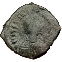 40 Nummi - Justinian I Constantinopolis, Type ✶M☾