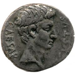 Denarius - Augustus M DVRMIVS IIIVIR, Victory
