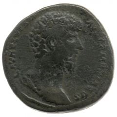 Sestertius - Lucius Verus and Sohaemus of Armenia TR P IIII IMP II COS II S C REX ARMEN DAT