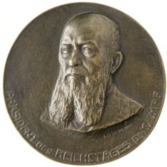 Johannes Kaempf and the Reichstag`s Oath of Allegiance