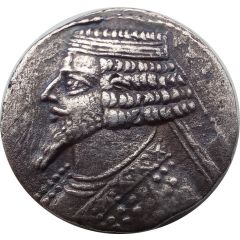 Tetradrachm - Phraates IV King seated left on throne type - Seleucia