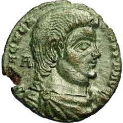 Maiorina - Magnentius VICTORIAE DD NN AVG ET CAES, without cippus, with chrism, Treveri