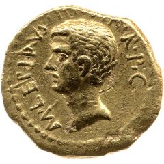 Aureus Mussidia: Lucius Mussidius Longus, M·LEPIDVS·III·VIR·R·P·C / L·MVSSIDIVS·T·F·LONGVS·IIII·VIR·A·P·F