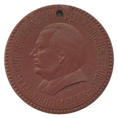 Medal - Wilhelm Pieck
