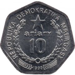 10 Ariary motto A