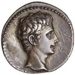 Denarius - Augustus IOVI VOT SVSC PRO SAL CAES AVG S P Q R