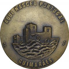 Médaille commémorative 66° anniversaire de la victoire club sportif de GUIMARAES
