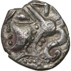 Denier or Quinarius with helmeted head and carnyxes
