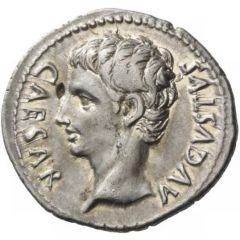 Denarius - Augustus S P Q R CL V, Victory facing