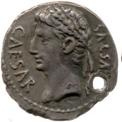 Denarius - Augustus S P Q R CL V, Victory