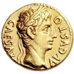 Aureus - Augustus S P Q R, quadriga to right